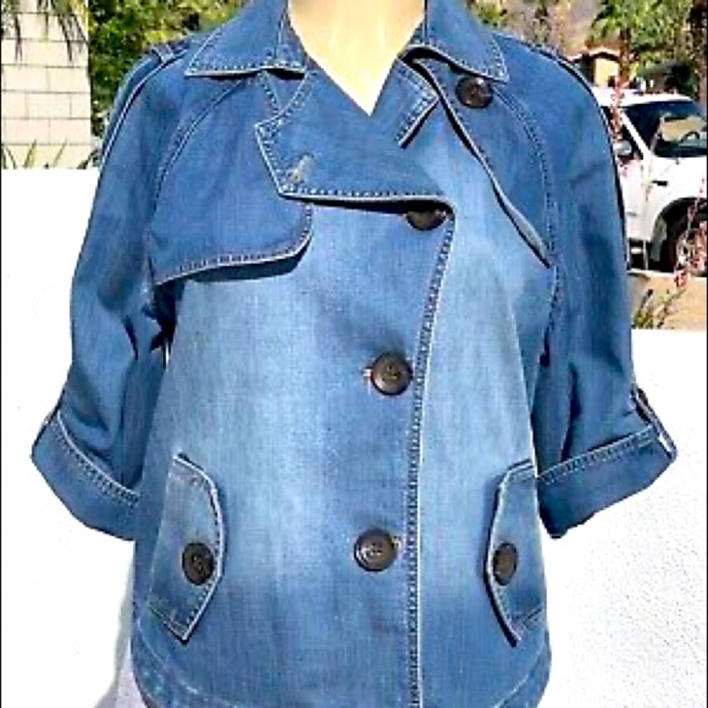 Stylish Chico’s denim asymmetrical jacket Sz 0 (small)